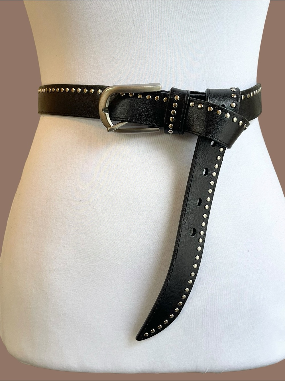 Black Studded Leather Belt 90s Size M/L